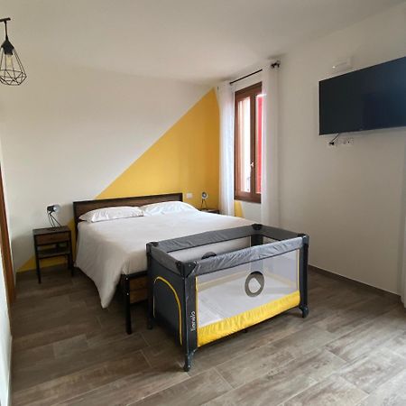 La Volpe Rossa Rooms And Apartments 산펠리체델바나코 외부 사진