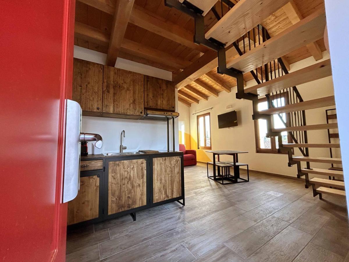 La Volpe Rossa Rooms And Apartments 산펠리체델바나코 외부 사진